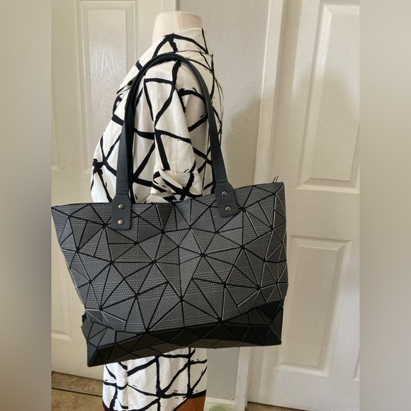 emilio pepe Handbags - Emilio Pepe Geometric gray & black  Two Tone Large Shoulder Tote Bag